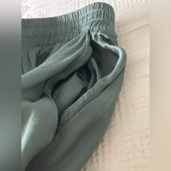 NATION LA Olive Green Viscose Tiered Midi Skirt Size M NWT - Picture 13 of 13